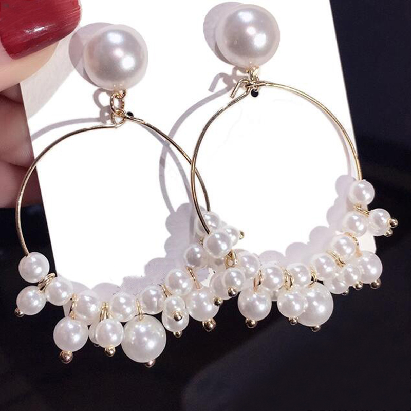 Round Earrings with White Pearls – RONICZ